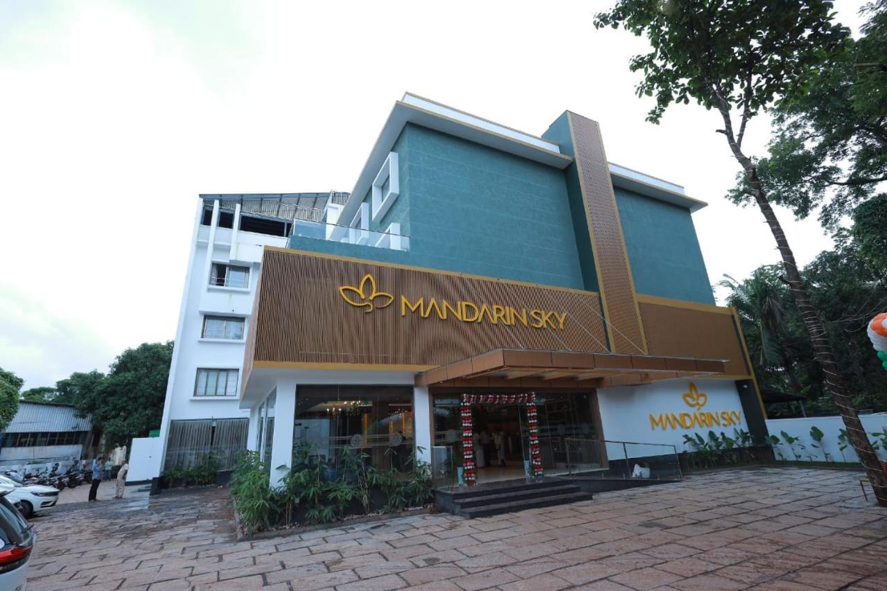 Mandarin Sky Hotel Канур Екстериор снимка