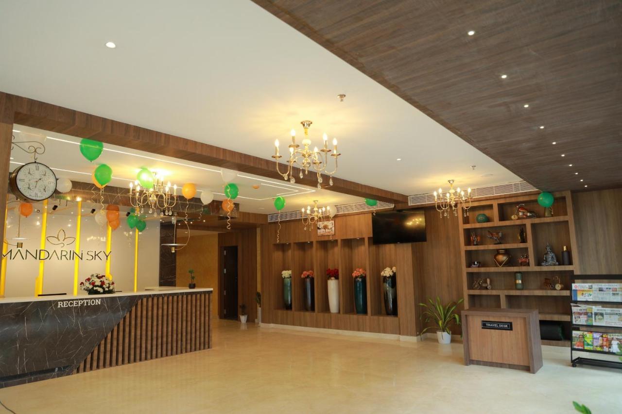 Mandarin Sky Hotel Канур Екстериор снимка