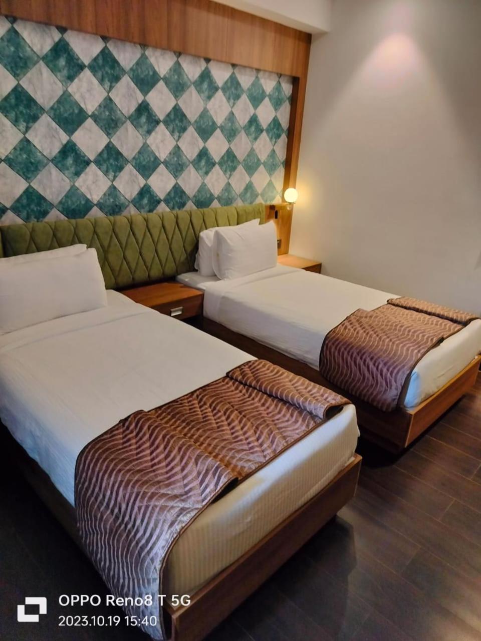 Mandarin Sky Hotel Канур Екстериор снимка