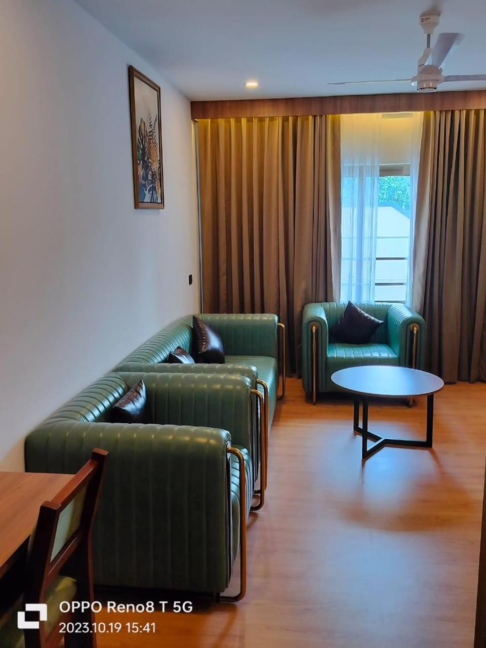Mandarin Sky Hotel Канур Екстериор снимка