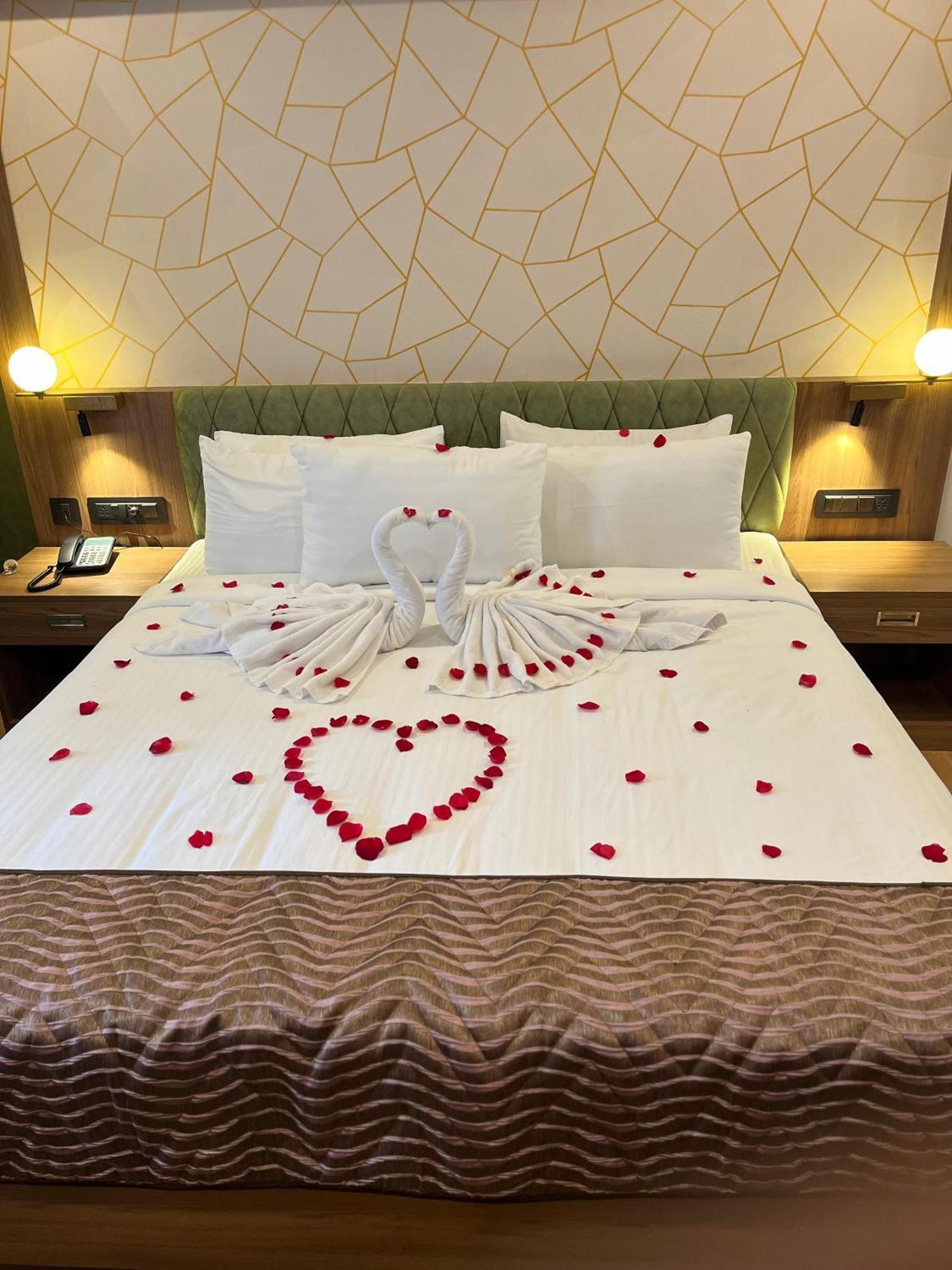 Mandarin Sky Hotel Канур Екстериор снимка