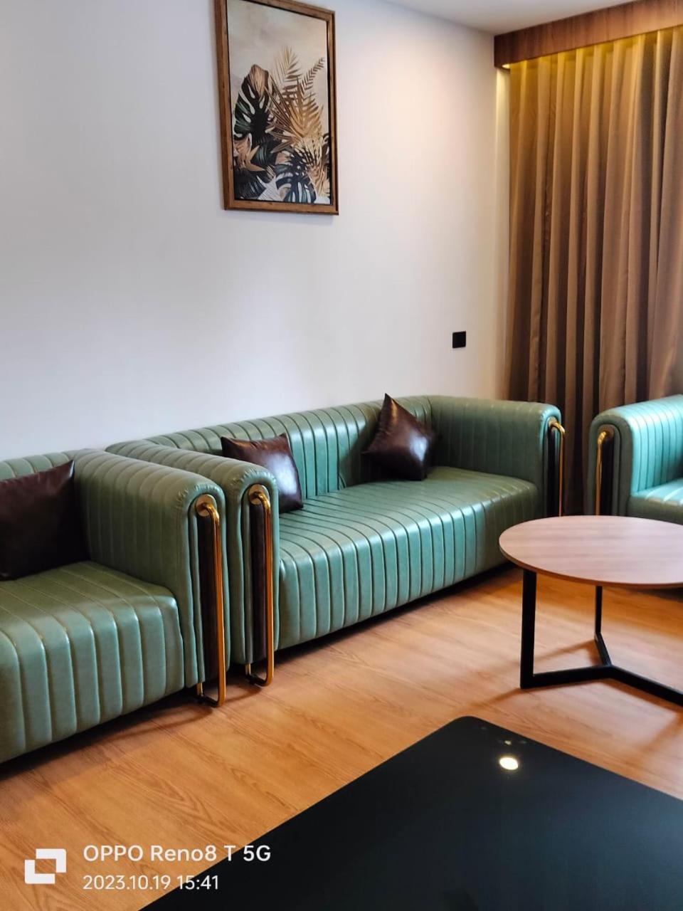 Mandarin Sky Hotel Канур Екстериор снимка